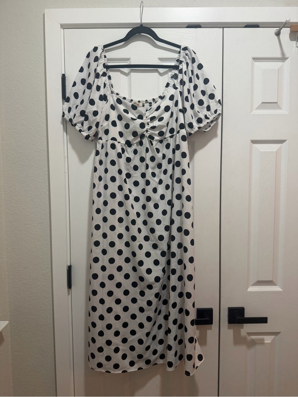 Blush Polka Dot Puff-Sleeve Midi Dress in White and Black XL